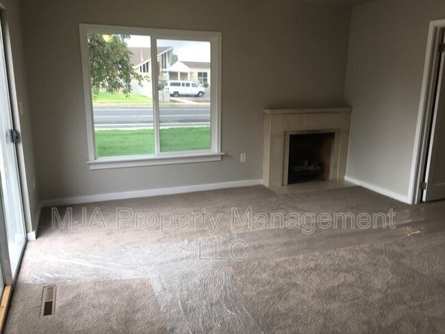 Building Photo - 3599 S 4400 W