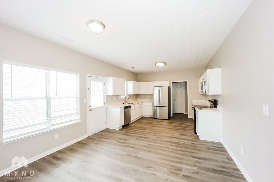 Building Photo - 3302 Summer Brooke Ln