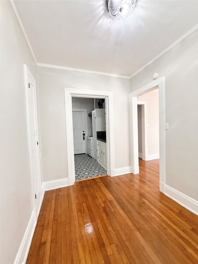 Building Photo - 3920 Fannin St