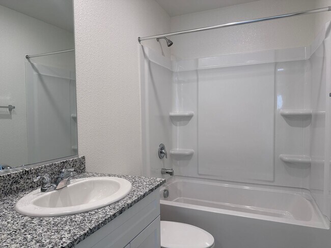 Building Photo - Beautiful 2024 Built 3 bed 2 bath!