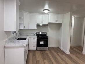 Building Photo - 14423 Berendo Ave