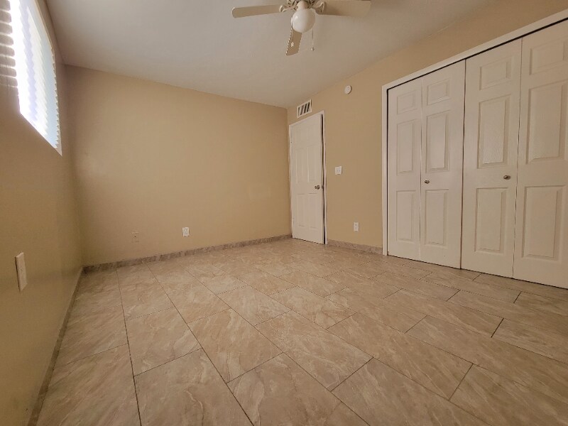 Building Photo - 3947 E Drexel Rd