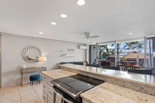 Building Photo - Full Ocean View, Fully Furnished Condo |Across from Surf Beach|Pool |Renovated |Heart of Kihei