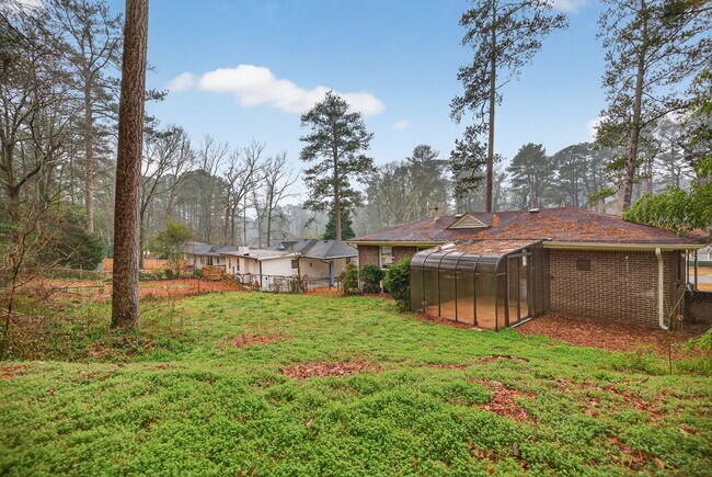 Building Photo - 3178 Pinehill Drive