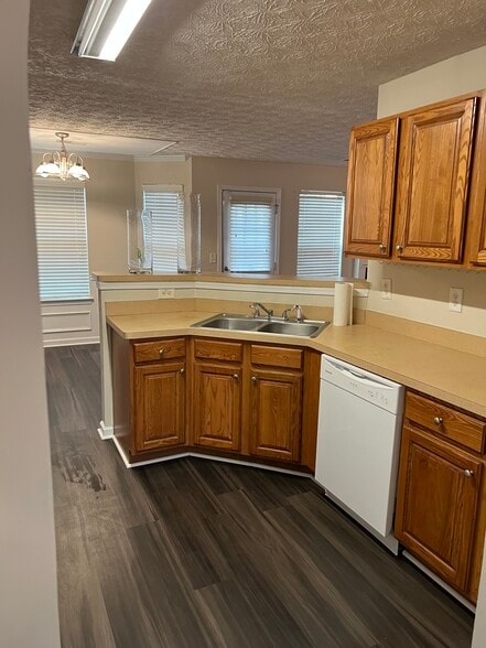 Building Photo - 827 Hannah Ct