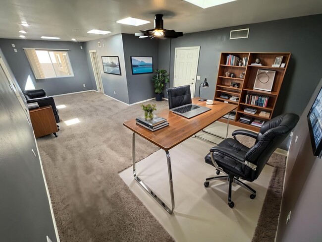 Building Photo - Beautiful eastside location