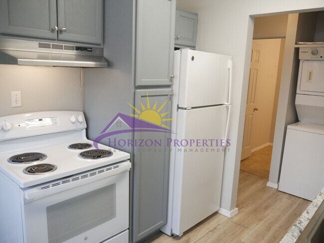 Building Photo - 2801-2803 Lerwick Rd