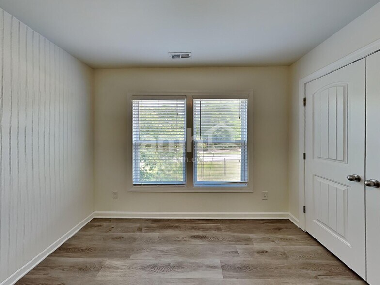 Building Photo - 112 Occidental Dr