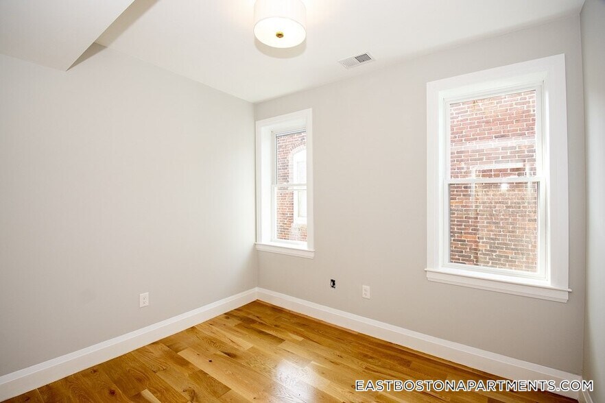 Building Photo - 58 Frankfort St