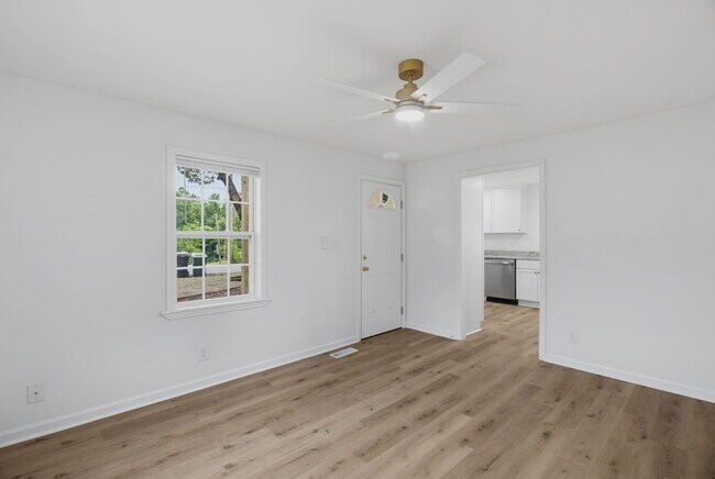 Building Photo - 931 Marlboro St