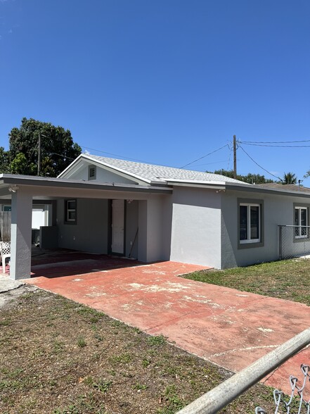 Primary Photo - 2379 NW 102nd St