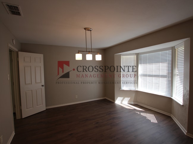 Building Photo - Charming 3 Bedroom in Whitehouse!