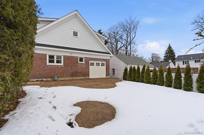 Building Photo - 98 Burt Ave