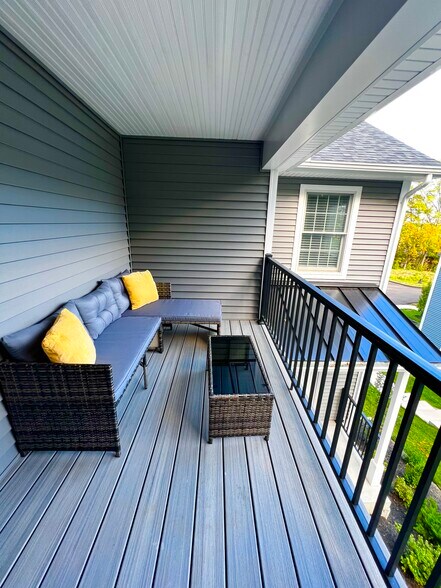 Building Photo - 179 Butternut St