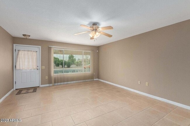 Building Photo - 12630 N Blue Ridge Dr