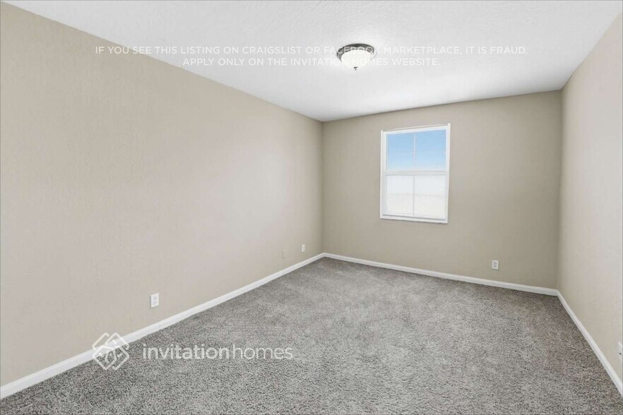 Building Photo - 10658 Pelican Dr