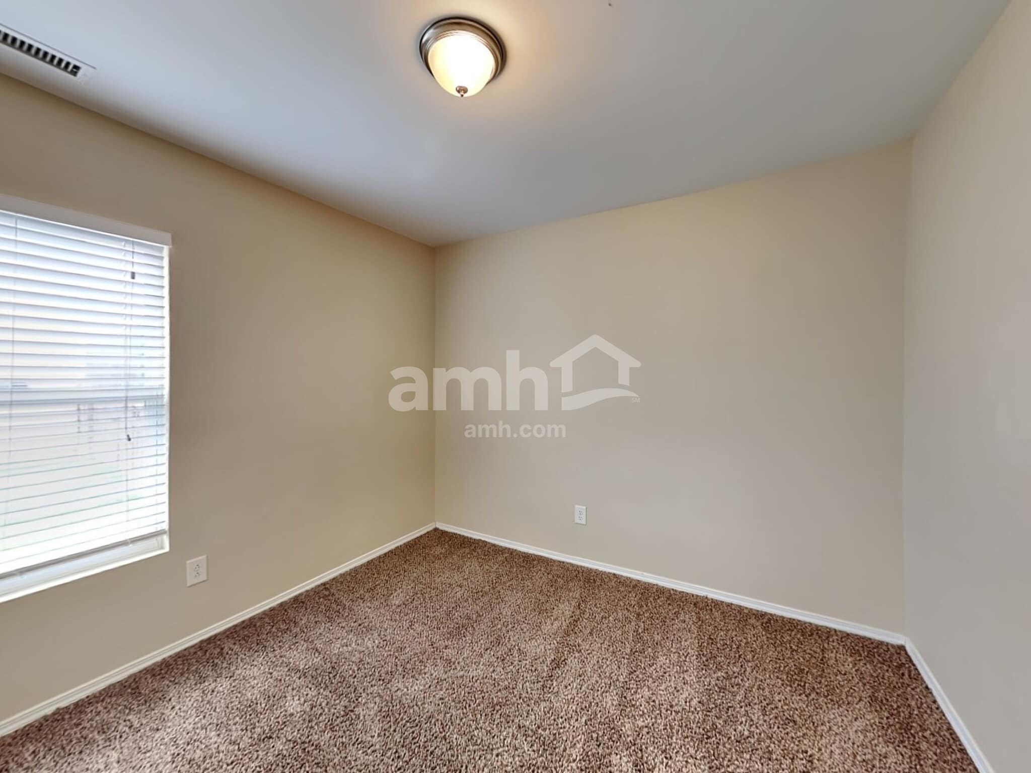 Building Photo - 252 Rowan Dr