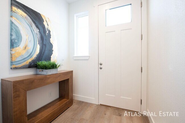 Building Photo - 3645 Verde Dr