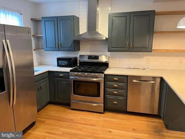 Building Photo - 1231 W 37th St