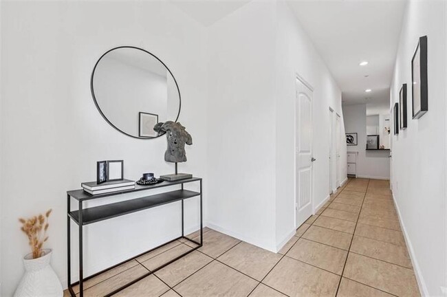 Building Photo - 151 SW 7th Ct