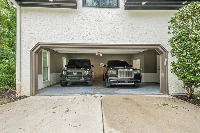 Building Photo - 700 S Brighton Ct
