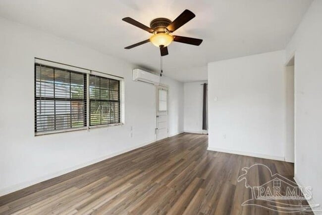 Building Photo - 5519 Mayfair Dr