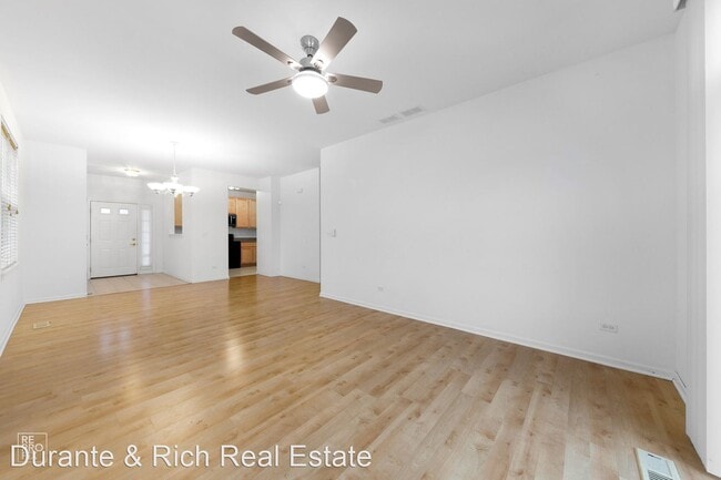 Building Photo - 2853 Falling Waters Dr