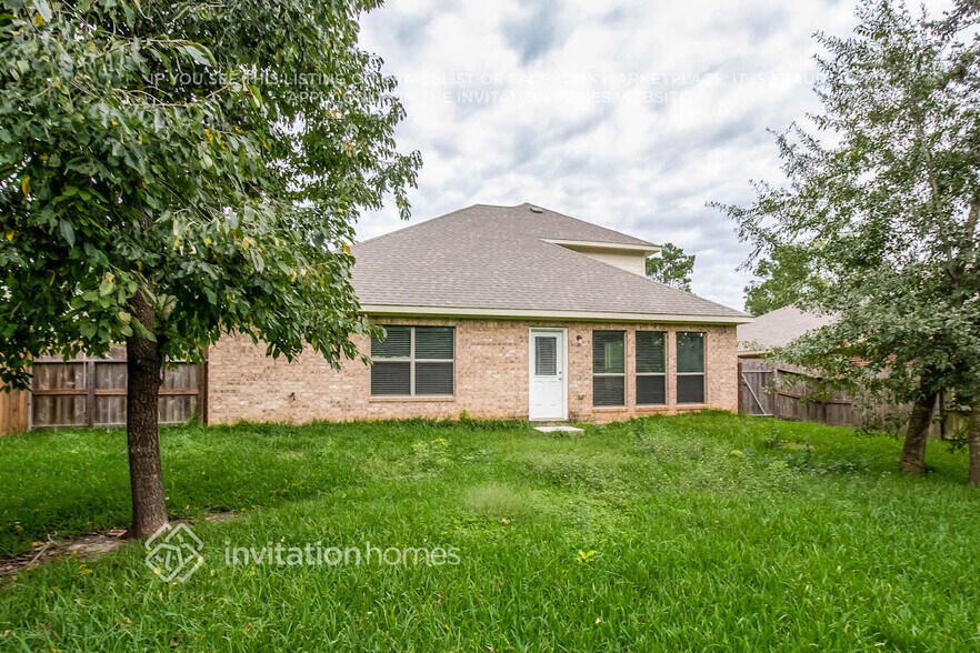 Building Photo - 13433 Raintree Dr