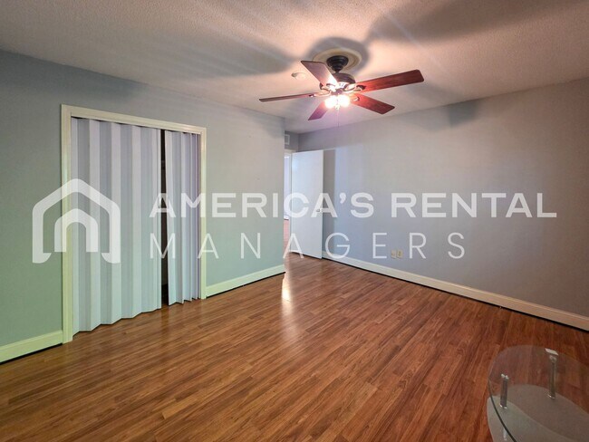 Building Photo - 3441 Sandner Ct