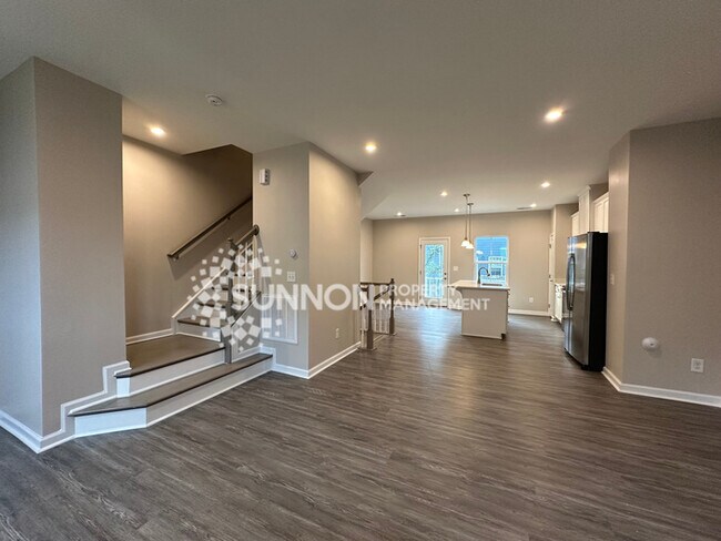 Building Photo - 3 Bedroom Townhome in Mountain Island