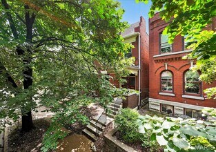 Building Photo - Beautiful home within walking distance to ...