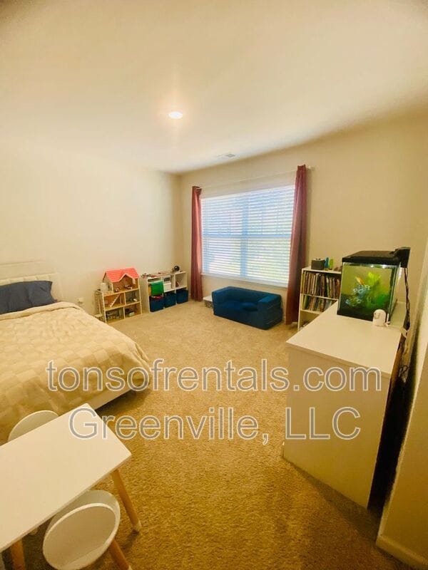 Building Photo - 255 Millen Dr