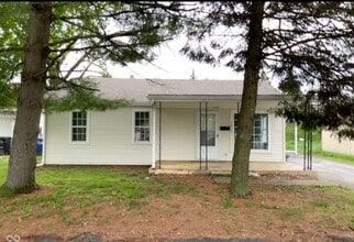Building Photo - One Level, 3 bedroom