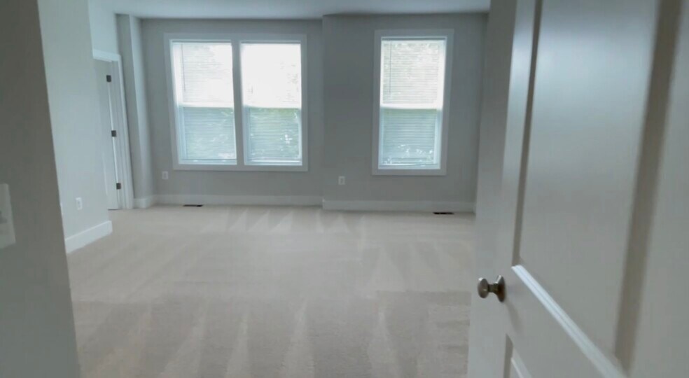 Primary Bedroom - 1117 N Lombardy St