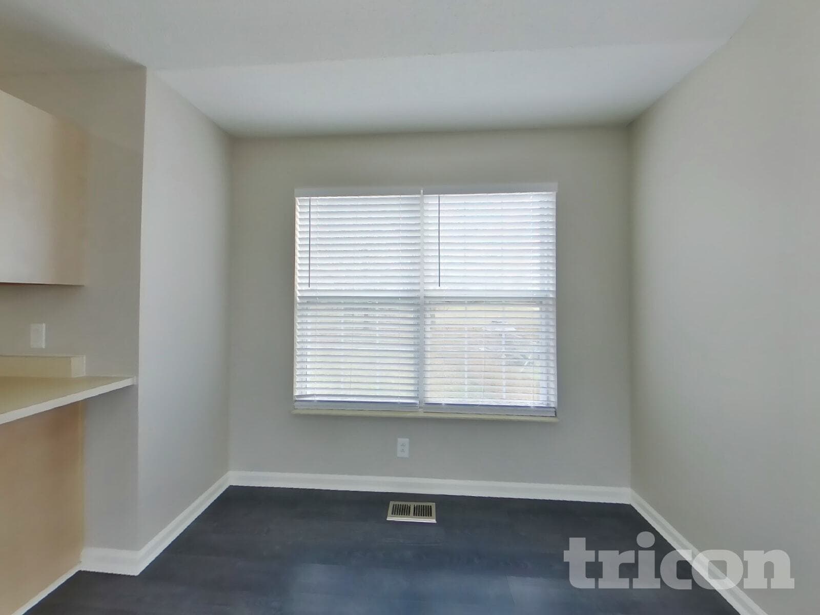 Building Photo - 716 Sweetwater Cir