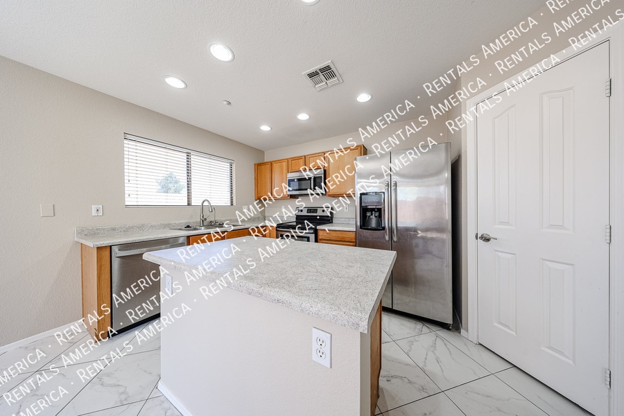 Building Photo - 1404 S Crossbow Ct