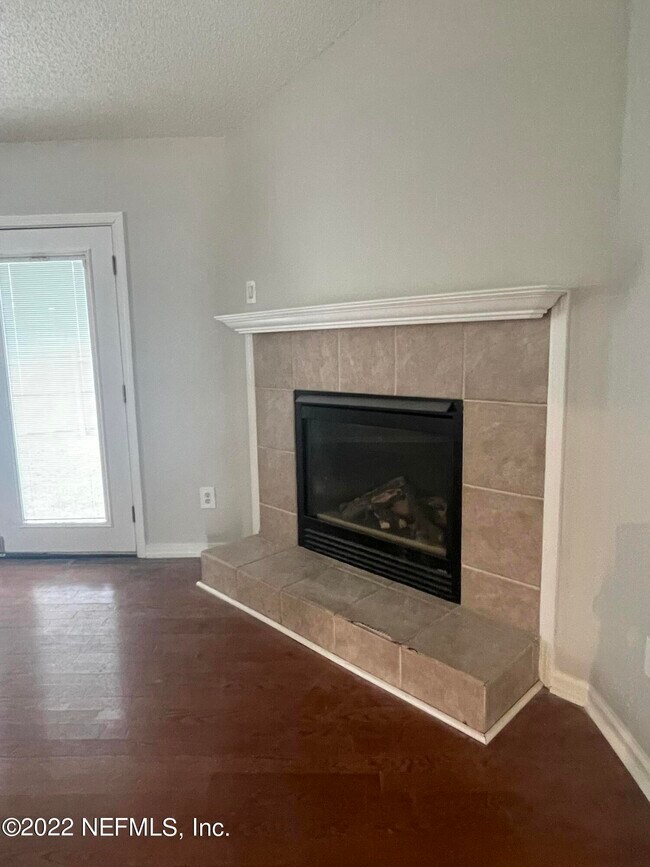 Building Photo - 3348 Volley Dr