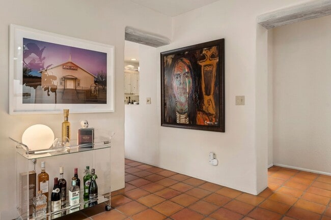 Building Photo - 303 Calle Loma Norte