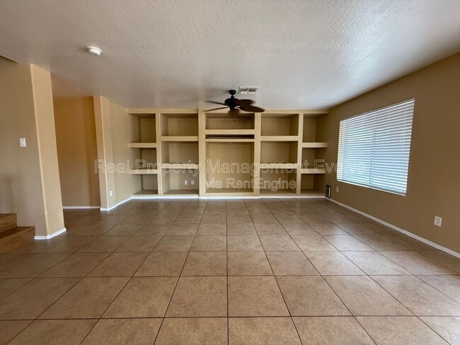 Building Photo - 1526 S 217th Dr