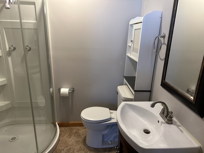 Building Photo - 2275 N Cable Rd