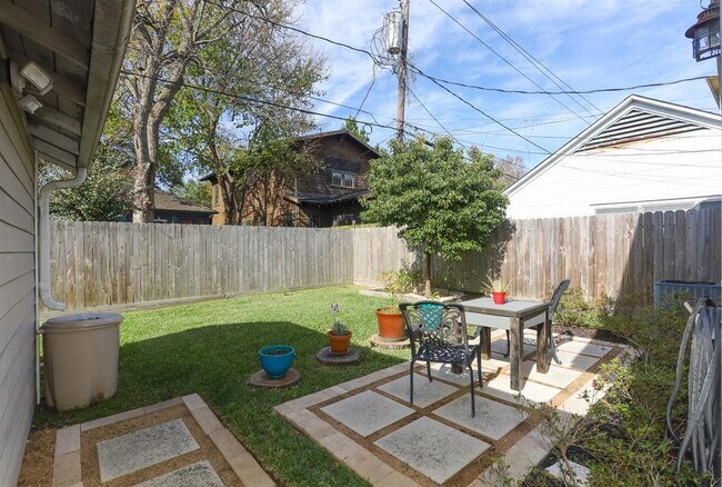 Building Photo - 509 Vincent St