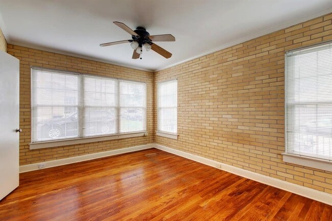 Building Photo - 1408 W 47th St