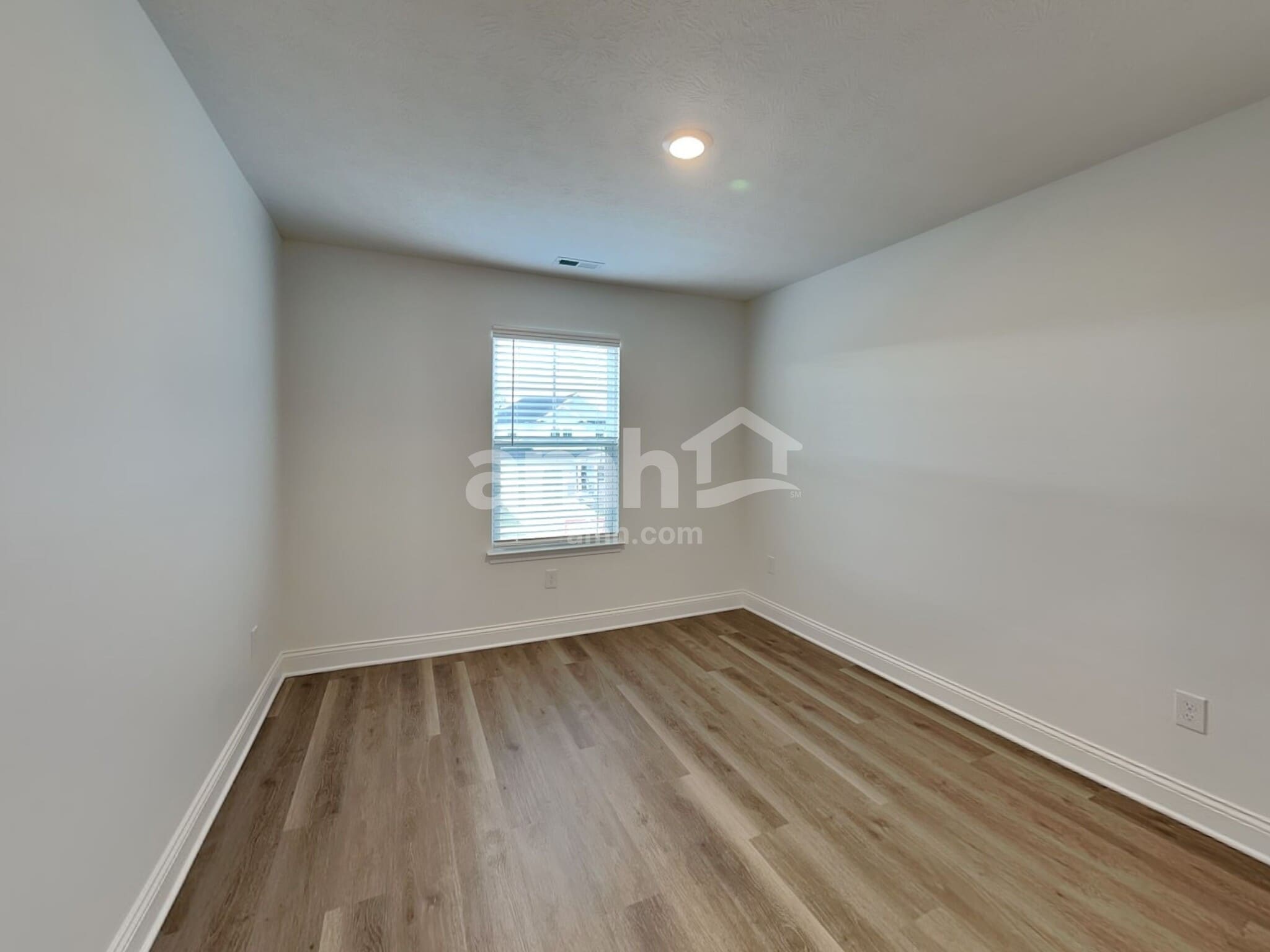 Building Photo - 9154 Henley Ave