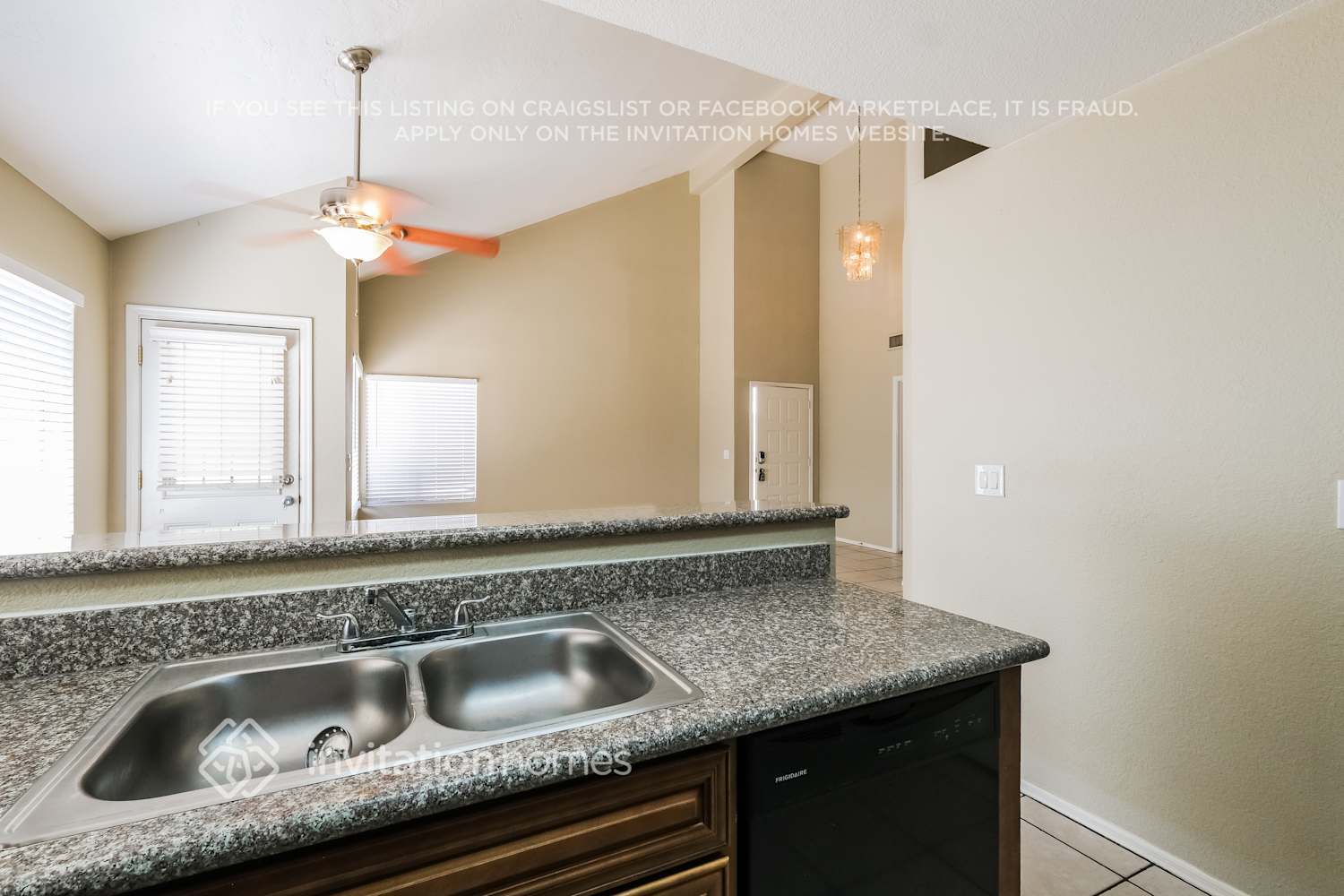 Building Photo - 10246 N 66th Ave