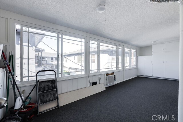 Building Photo - 1014 E Carson St