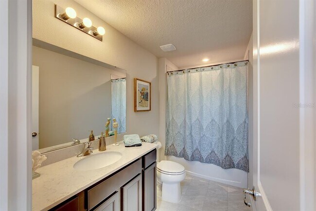 Building Photo - 8921 Royal River Cir