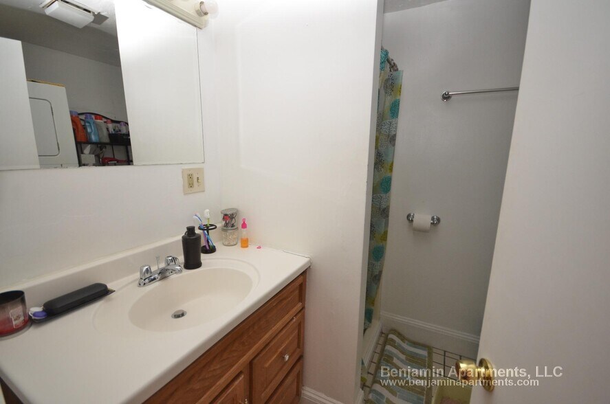 Building Photo - 878 Huntington Ave