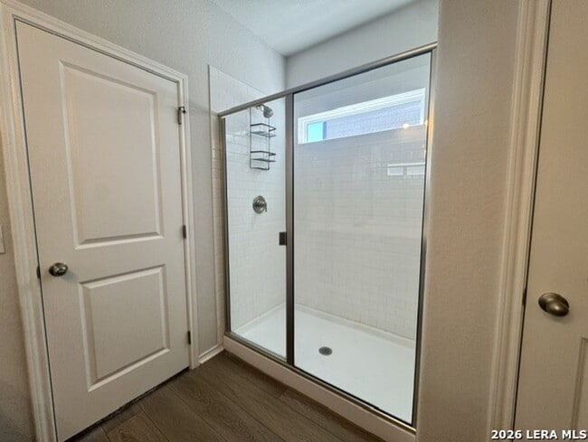 Building Photo - Newer Beautiful Home featuring 3-bedroom 2 Bath Plus office