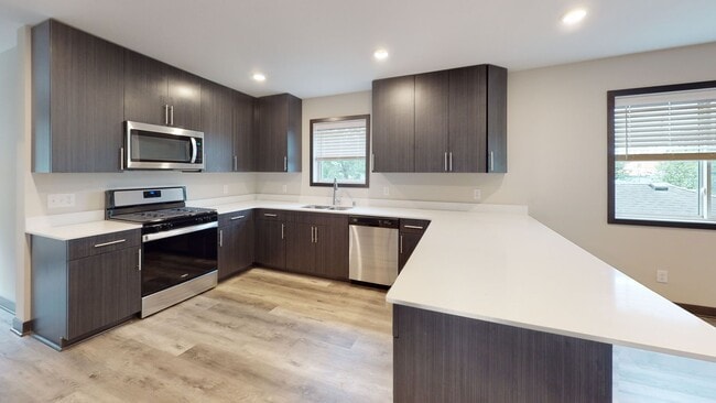 Primary Photo - 1014 16th Ave SE