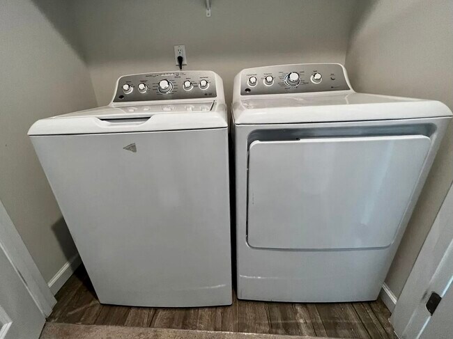 Building Photo - 5316 Austin Knoll Ct